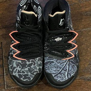 New Nike Kybrid S2 What The Kyrie Irving Hybrid Black / Atomic Pink Shoes